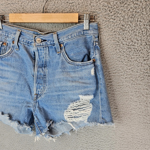 Levi's Womens 501 Blue Denim Distressed Jean Shorts Sz 29 Cut Off - Picture 3 of 10